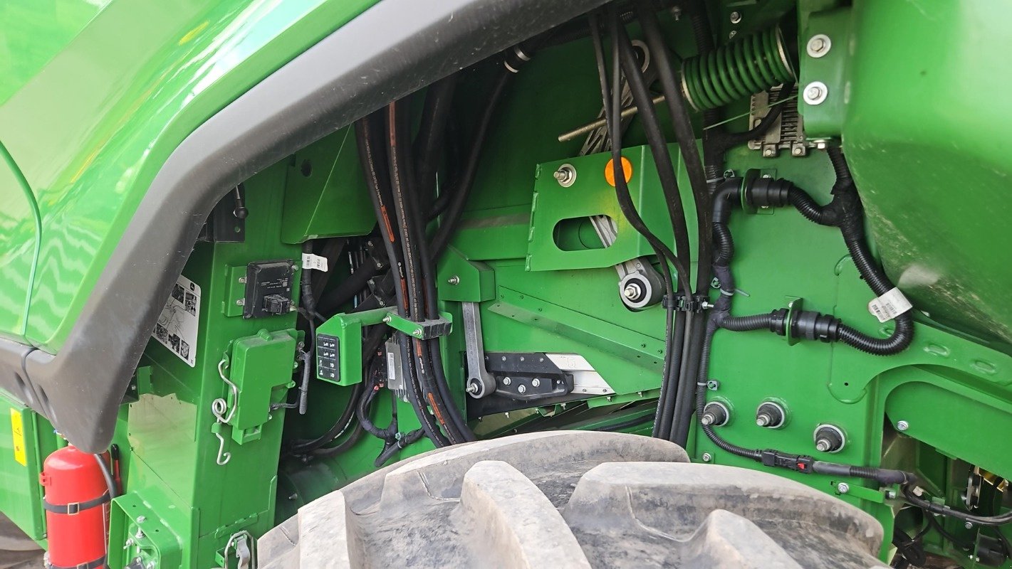 Mähdrescher des Typs John Deere X9 1100, Neumaschine in Mrągowo (Bild 11)