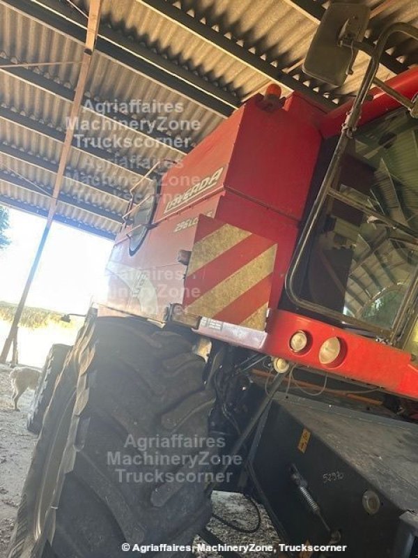 Mähdrescher del tipo Laverda 296 LCS, Gebrauchtmaschine In LOMBEZ (Immagine 4)