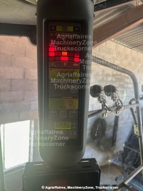 Mähdrescher del tipo Laverda 296 LCS, Gebrauchtmaschine In LOMBEZ (Immagine 9)