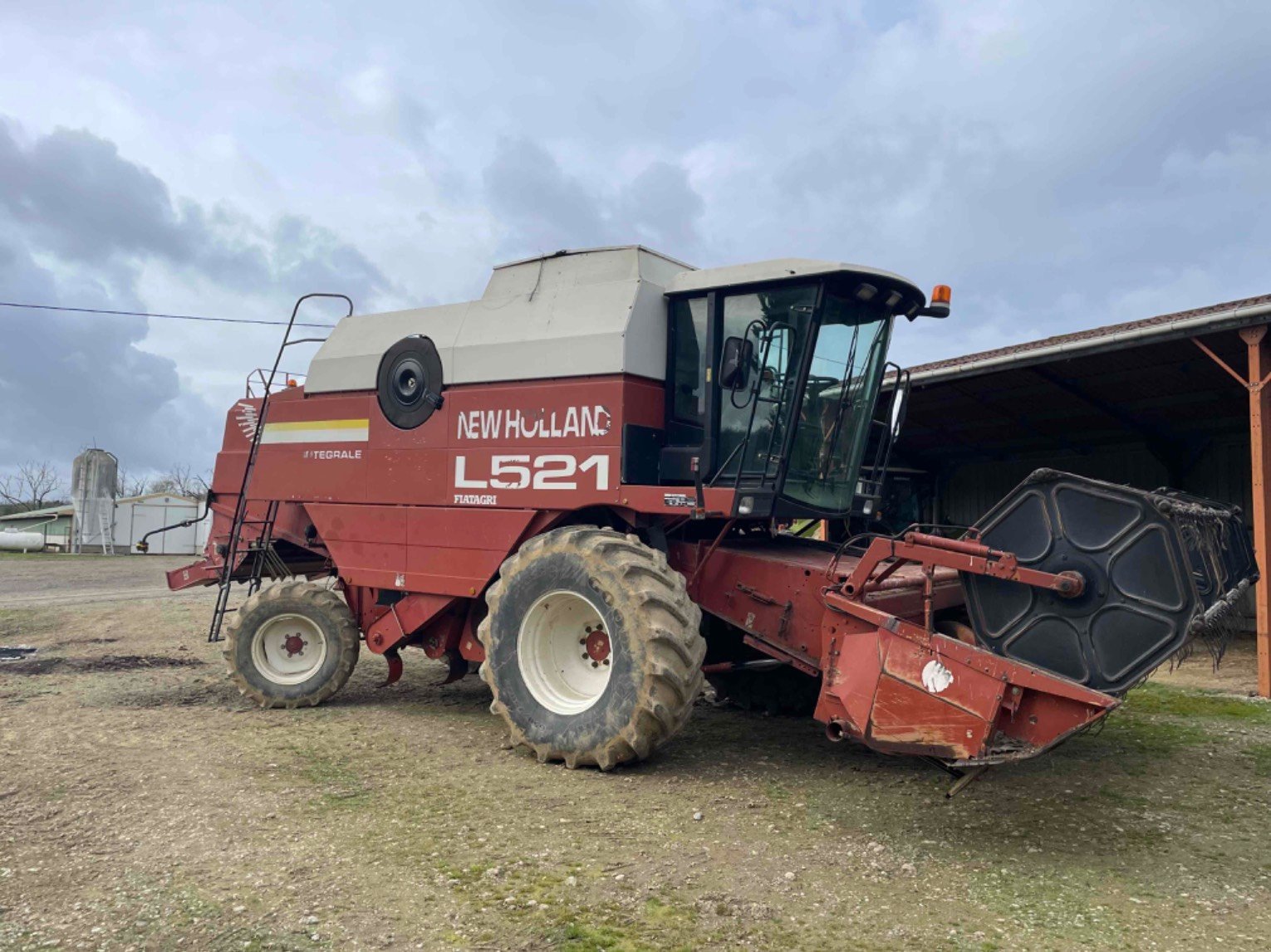 Mähdrescher des Typs Laverda L521, Gebrauchtmaschine in ST ELIX THEUX (Bild 1)