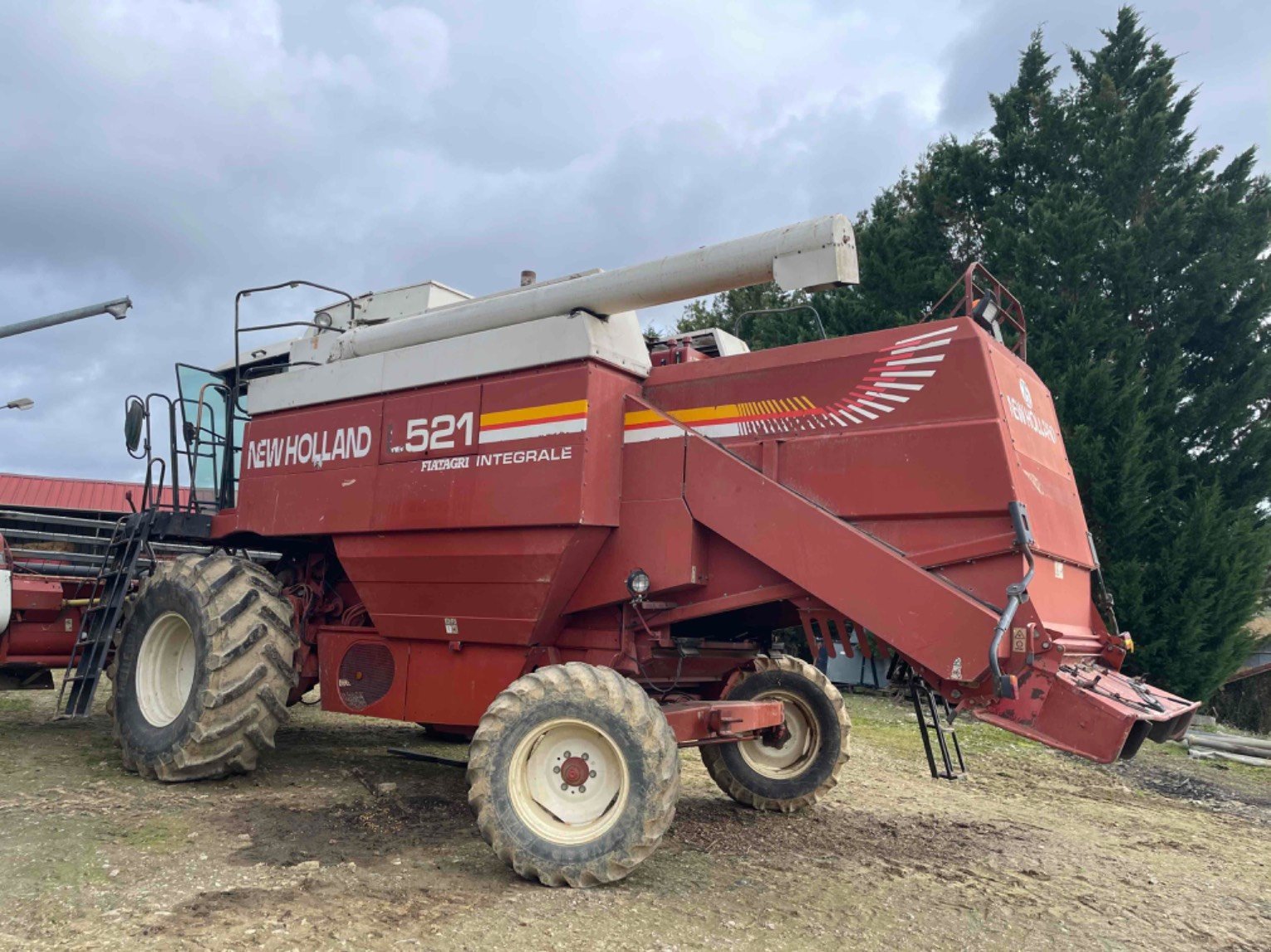 Mähdrescher des Typs Laverda L521, Gebrauchtmaschine in ST ELIX THEUX (Bild 4)