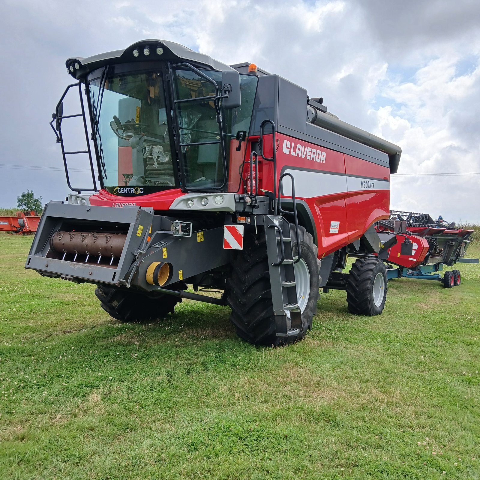 Mähdrescher typu Laverda M 300 MCS, Gebrauchtmaschine v HERLIN LE SEC (Obrázek 3)