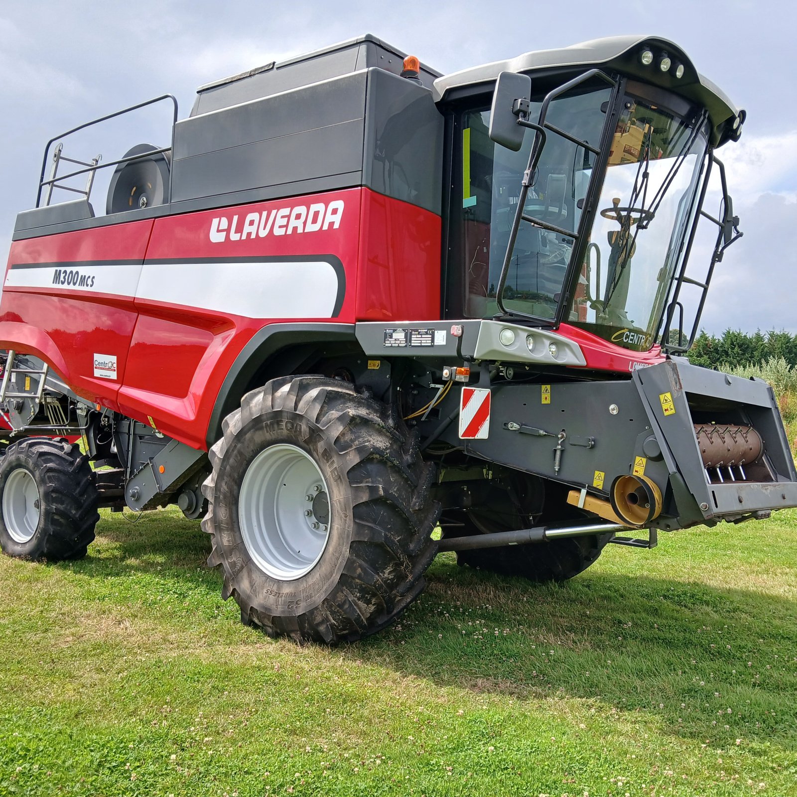 Mähdrescher typu Laverda M 300 MCS, Gebrauchtmaschine v HERLIN LE SEC (Obrázek 2)