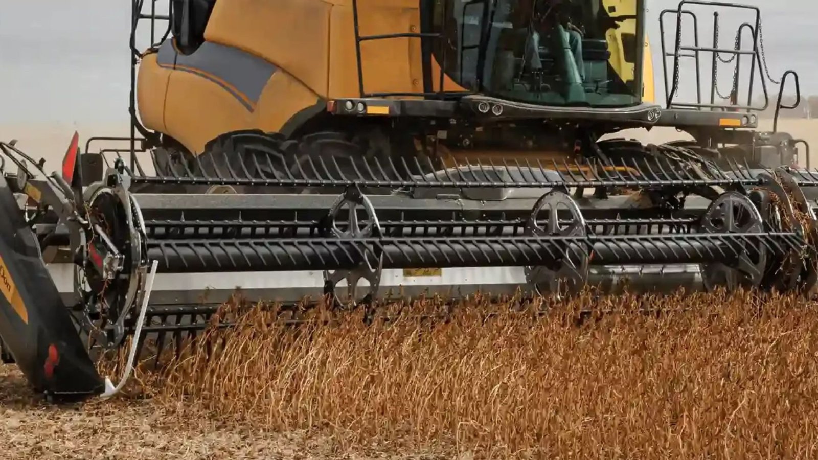 Mähdrescher of the type MacDon FD235, Gebrauchtmaschine in Middelfart (Picture 2)