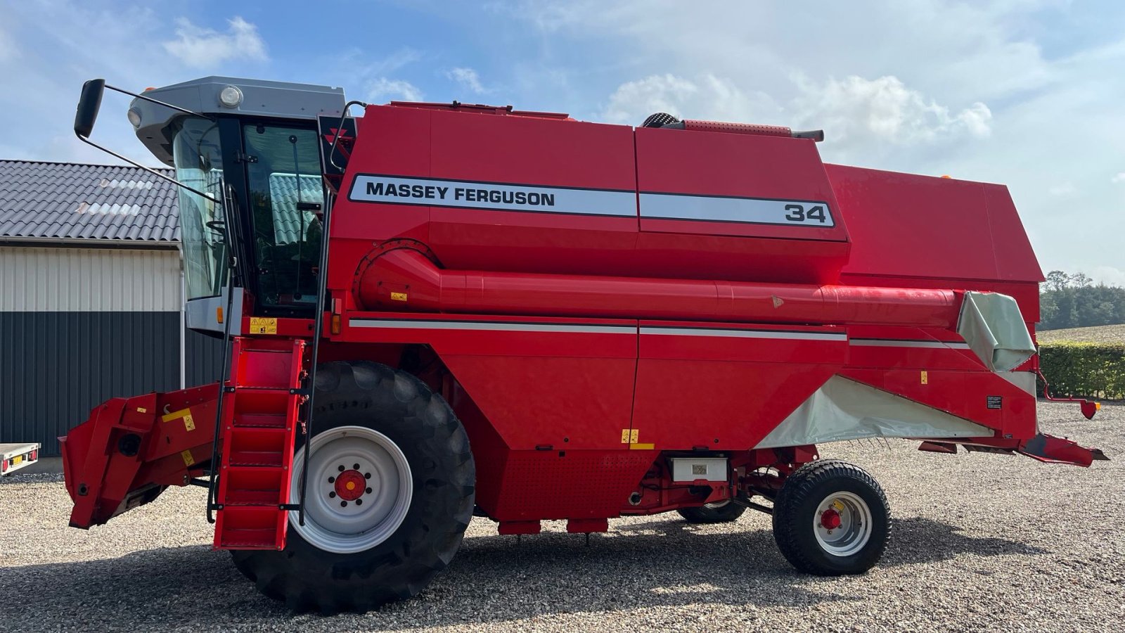 Mähdrescher of the type Massey Ferguson 34 DV II Lavt timetal kun 1400 t, Gebrauchtmaschine in Vejle (Picture 2)