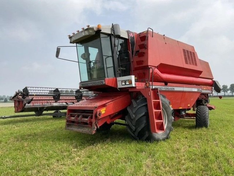 Mähdrescher от тип Massey Ferguson 38RS, Gebrauchtmaschine в Achterveld (Снимка 1)