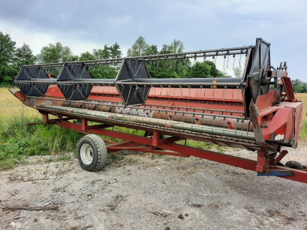 Mähdrescher tip Massey Ferguson 40, Gebrauchtmaschine in PUSEY (Poză 3)