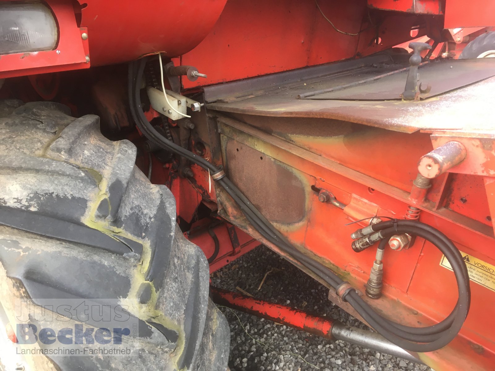 Mähdrescher of the type Massey Ferguson 530, Gebrauchtmaschine in Weimar-Niederwalgern (Picture 6)