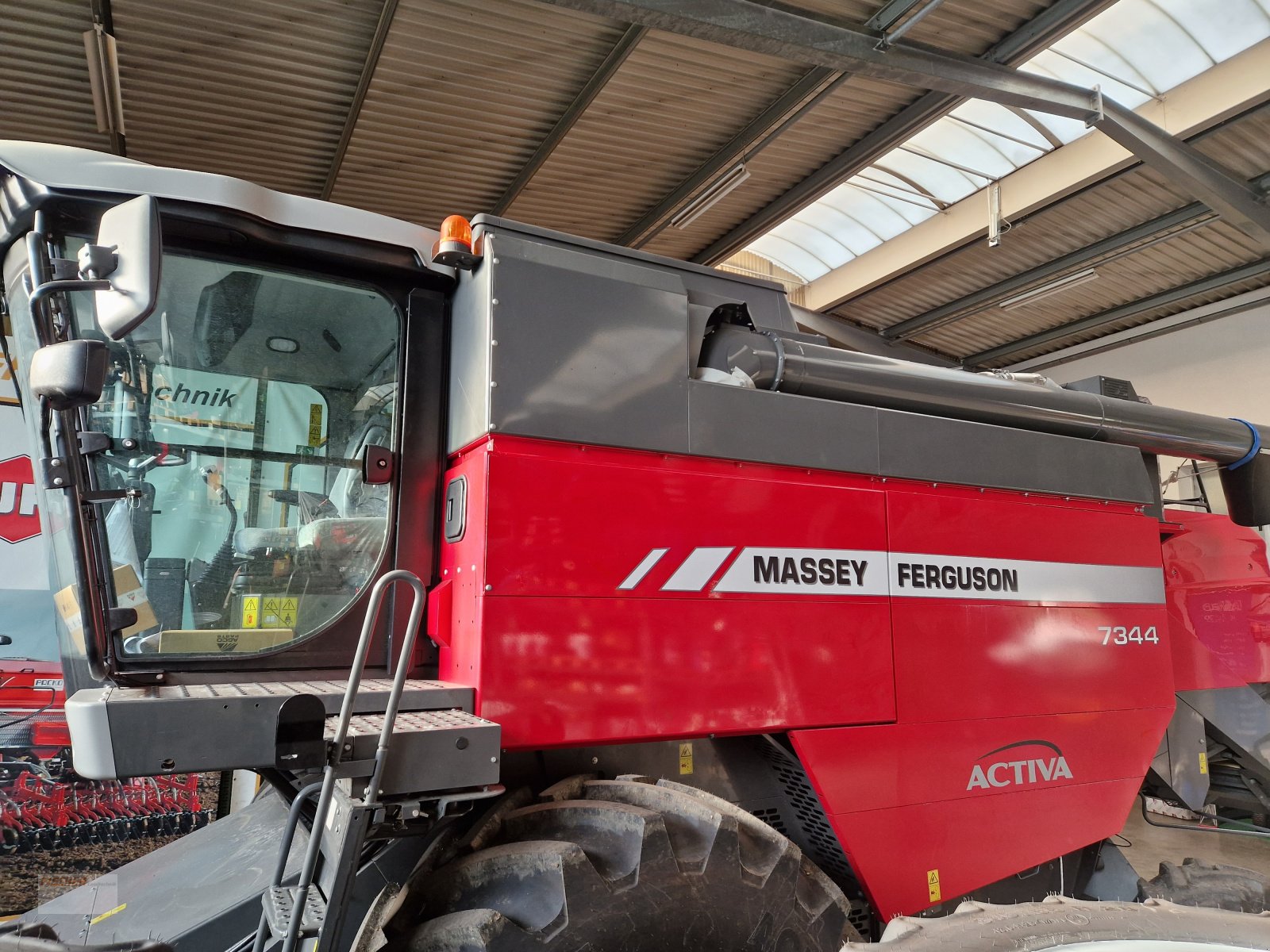 Mähdrescher tip Massey Ferguson 7344, Neumaschine in Pfoerring (Poză 1)