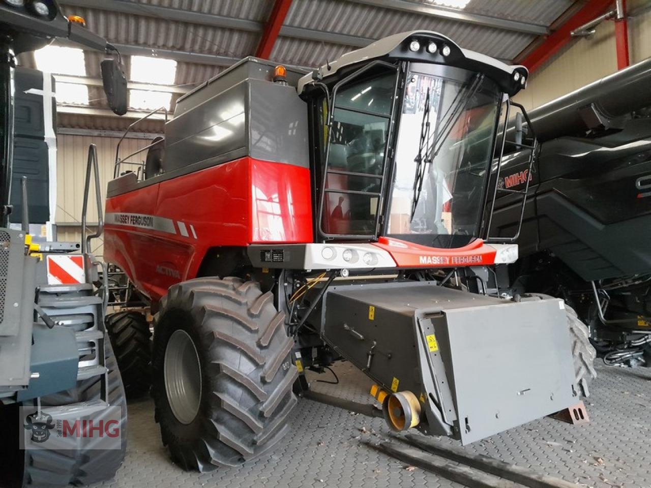 Mähdrescher типа Massey Ferguson 7347 S (MCS) ACTIVA, Neumaschine в Dummerstorf OT Petschow (Фотография 1)