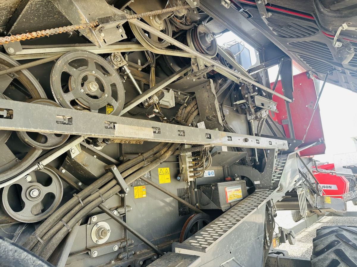 Mähdrescher des Typs Massey Ferguson 7347S Activa MCS mit Schneidwerk, Gebrauchtmaschine in Hohenruppersdorf (Bild 14)