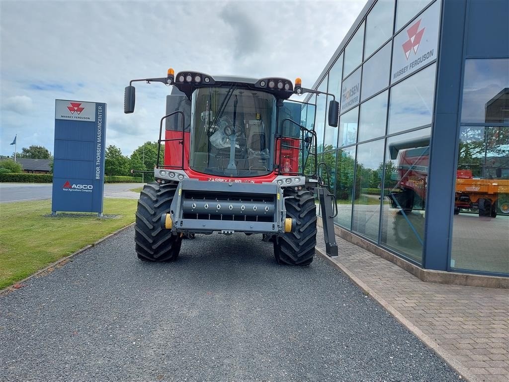 Mähdrescher del tipo Massey Ferguson 7370 BETA 4 WD 25 FF Skærebord, Gebrauchtmaschine en Nykøbing M (Imagen 3)