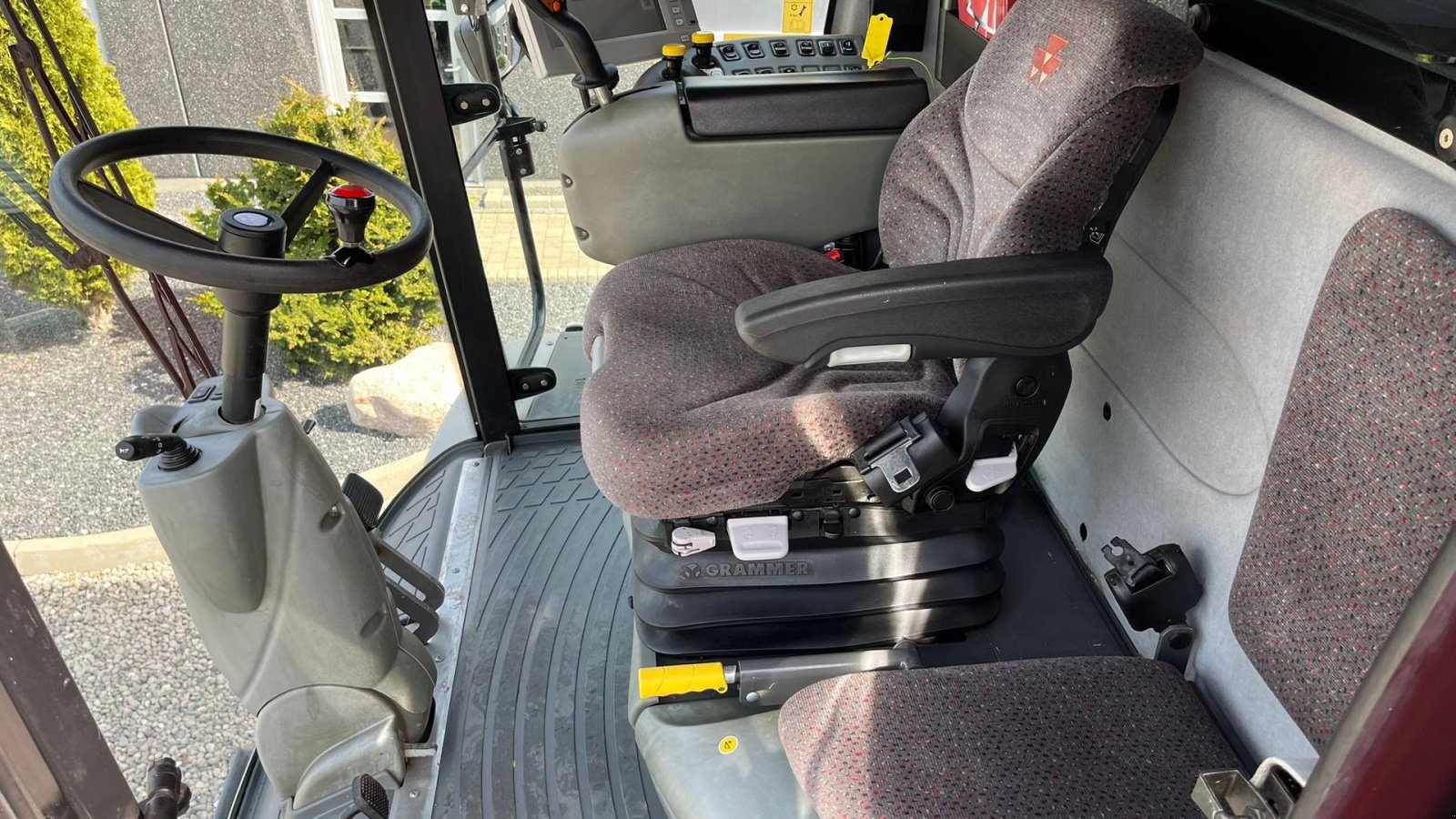 Mähdrescher of the type Massey Ferguson 7370 BETA. Gårdmaskine med kun 1080 motortimer. Med 22fod powerflov skærebord, Gebrauchtmaschine in Lintrup (Picture 8)