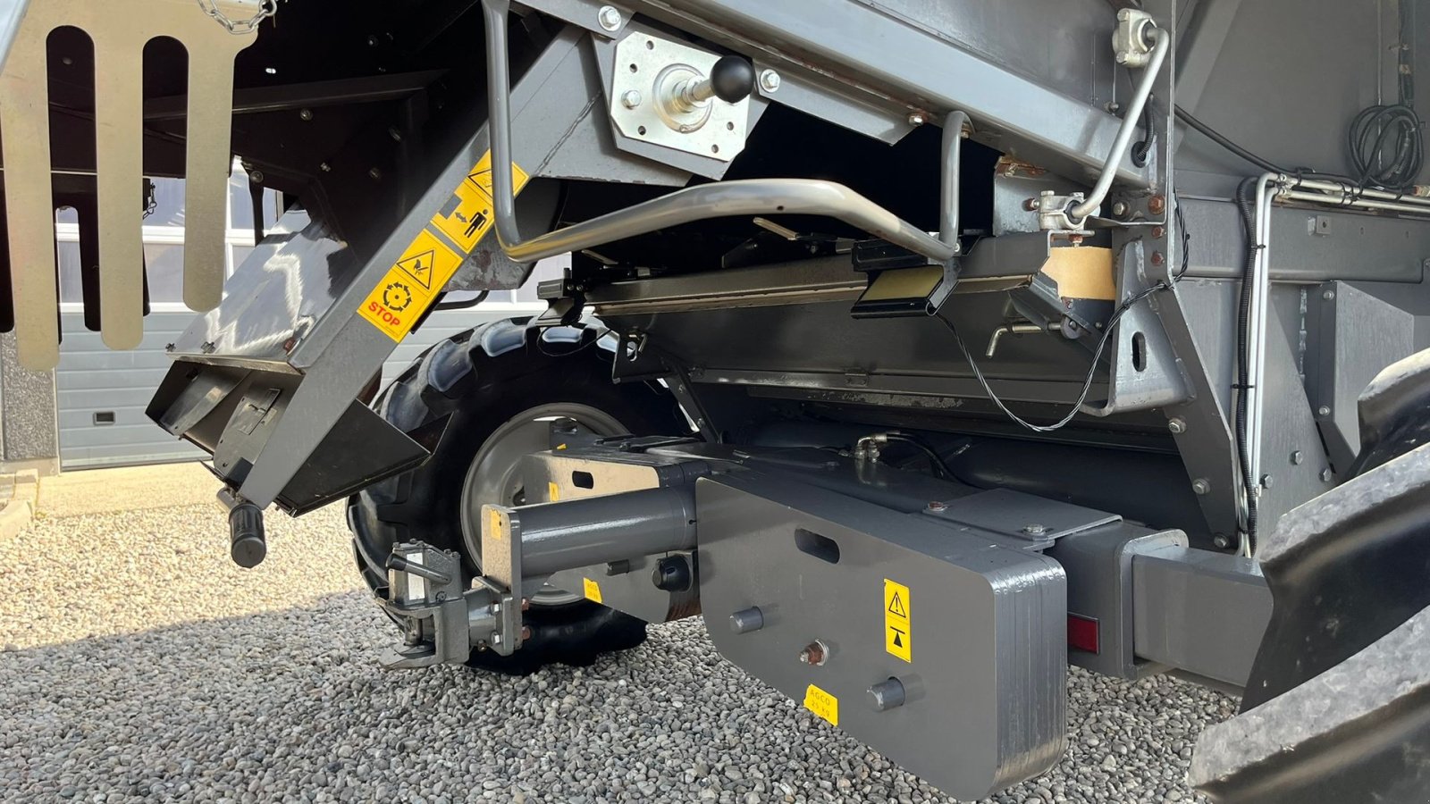 Mähdrescher of the type Massey Ferguson 7370 BETA. Gårdmaskine med kun 1080 motortimer. Med 22fod powerflov skærebord, Gebrauchtmaschine in Lintrup (Picture 5)