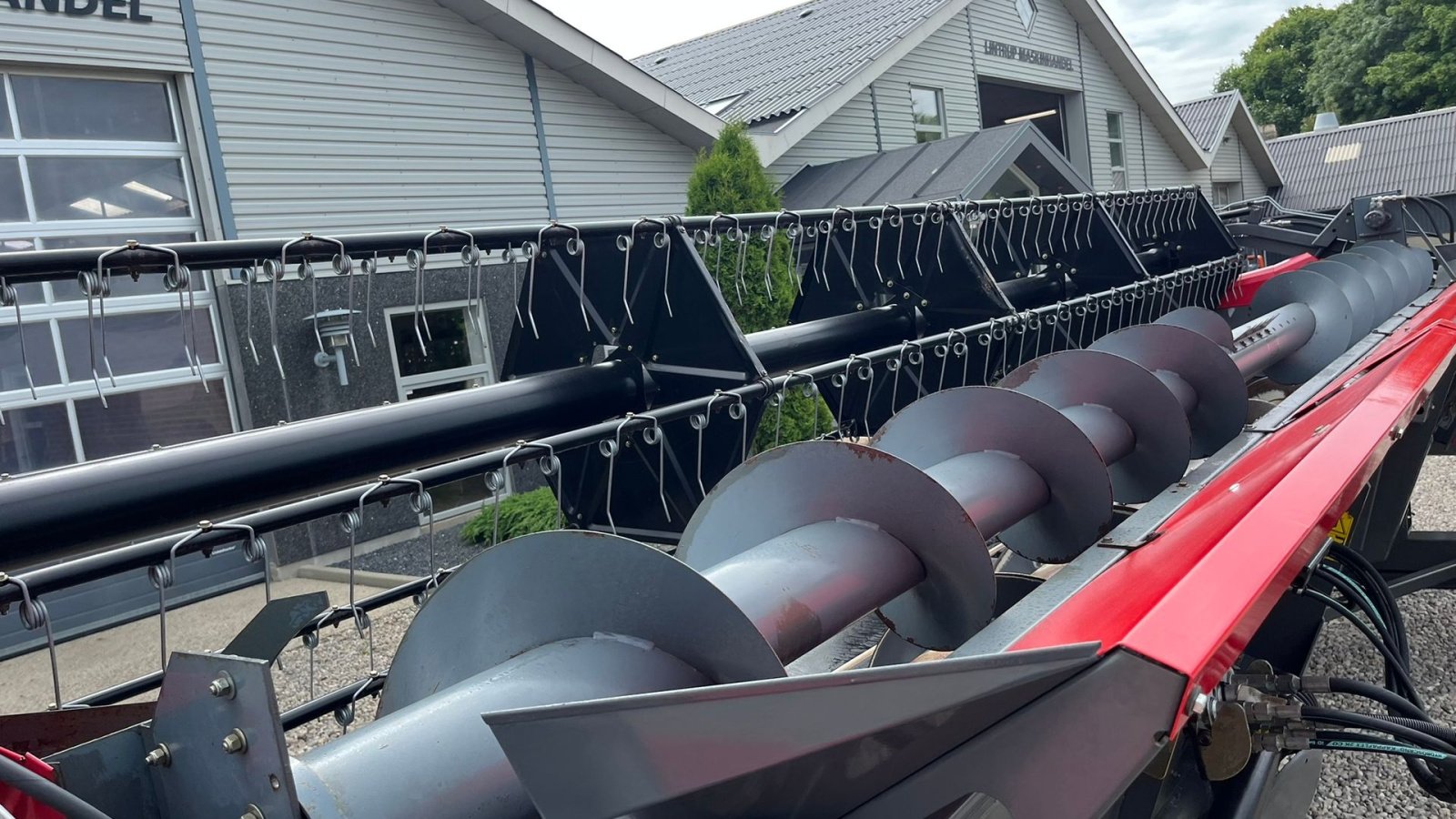 Mähdrescher of the type Massey Ferguson 7370 BETA. Gårdmaskine med kun 1080 motortimer. Med 22fod powerflov skærebord, Gebrauchtmaschine in Lintrup (Picture 25)