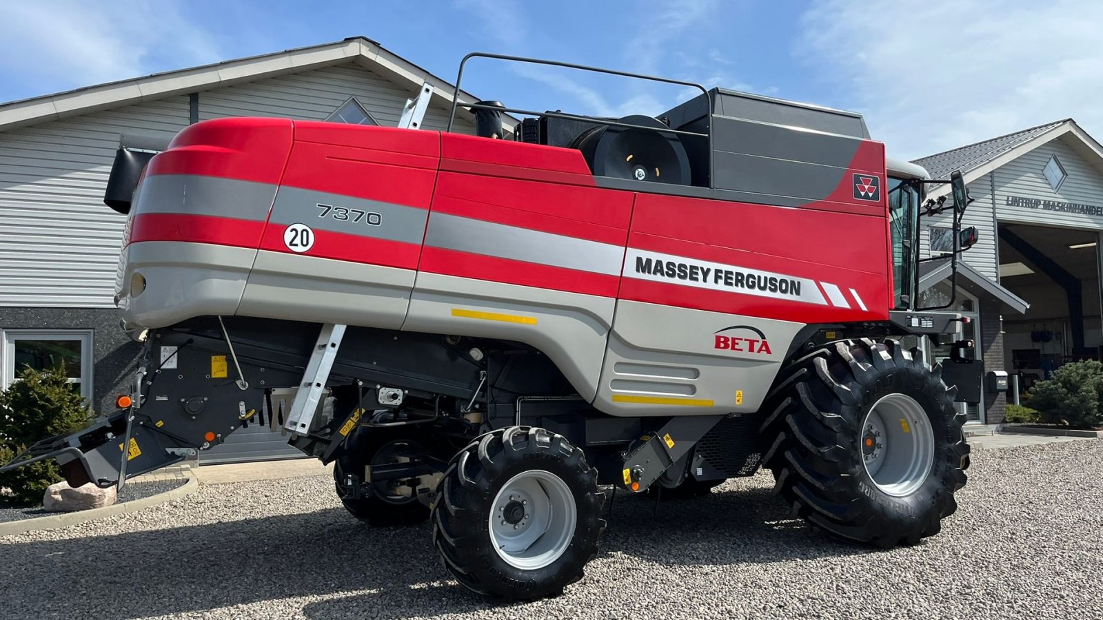 Mähdrescher of the type Massey Ferguson 7370 BETA. Gårdmaskine med kun 1080 motortimer. Med 22fod powerflov skærebord, Gebrauchtmaschine in Lintrup (Picture 15)