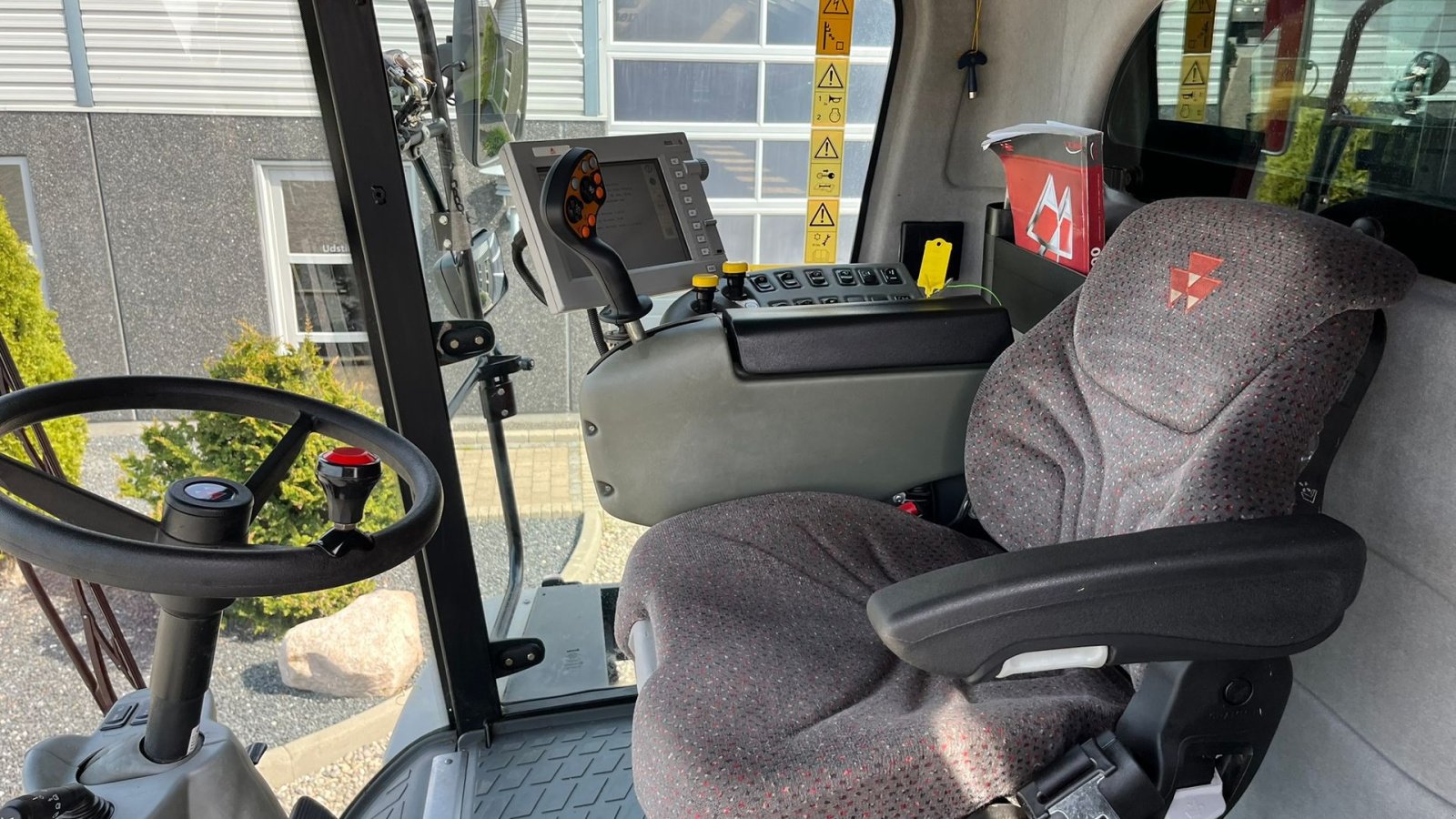 Mähdrescher of the type Massey Ferguson 7370 BETA. Gårdmaskine med kun 1080 motortimer. Med 22fod powerflov skærebord, Gebrauchtmaschine in Lintrup (Picture 11)