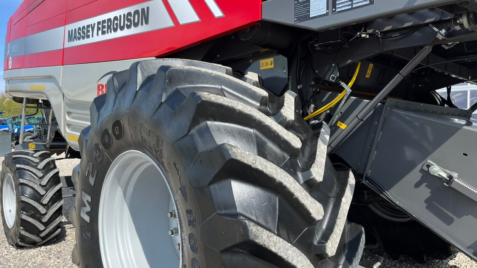 Mähdrescher of the type Massey Ferguson 7370 BETA. Gårdmaskine med kun 1080 motortimer. Med 22fod powerflov skærebord, Gebrauchtmaschine in Lintrup (Picture 18)
