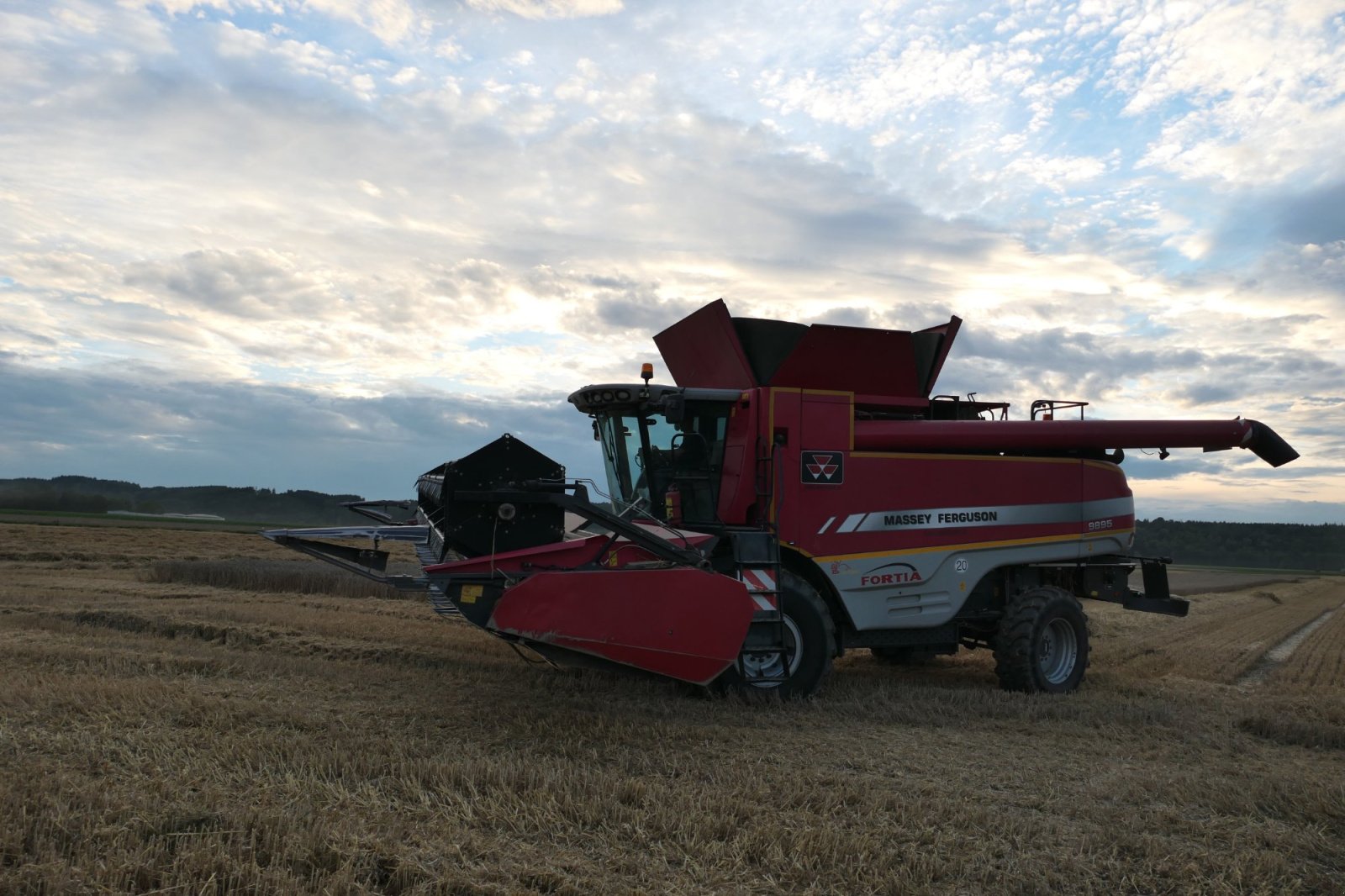 Mähdrescher typu Massey Ferguson 9895 Fortia, Gebrauchtmaschine v Großaitingen (Obrázek 3)