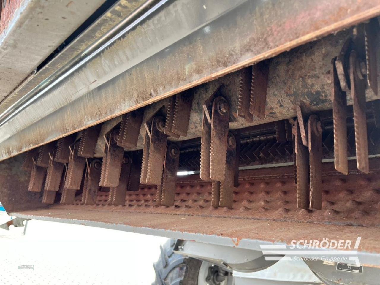 Mähdrescher Türe ait Massey Ferguson BETA 7370 + SCHNEIDWERK 6,80M, Gebrauchtmaschine içinde Leizen (resim 10)