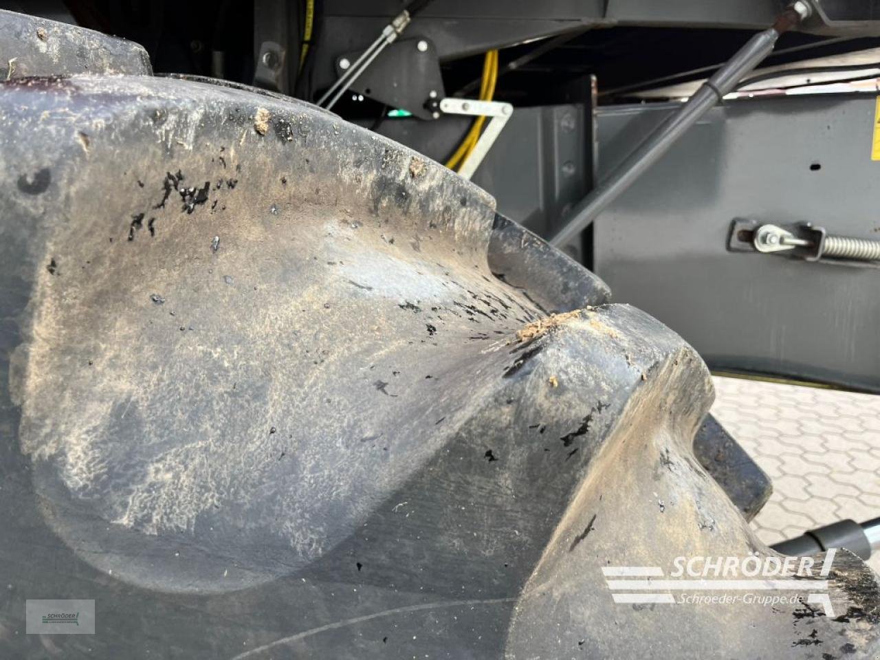 Mähdrescher Türe ait Massey Ferguson BETA 7370 + SCHNEIDWERK 6,80M, Gebrauchtmaschine içinde Leizen (resim 12)