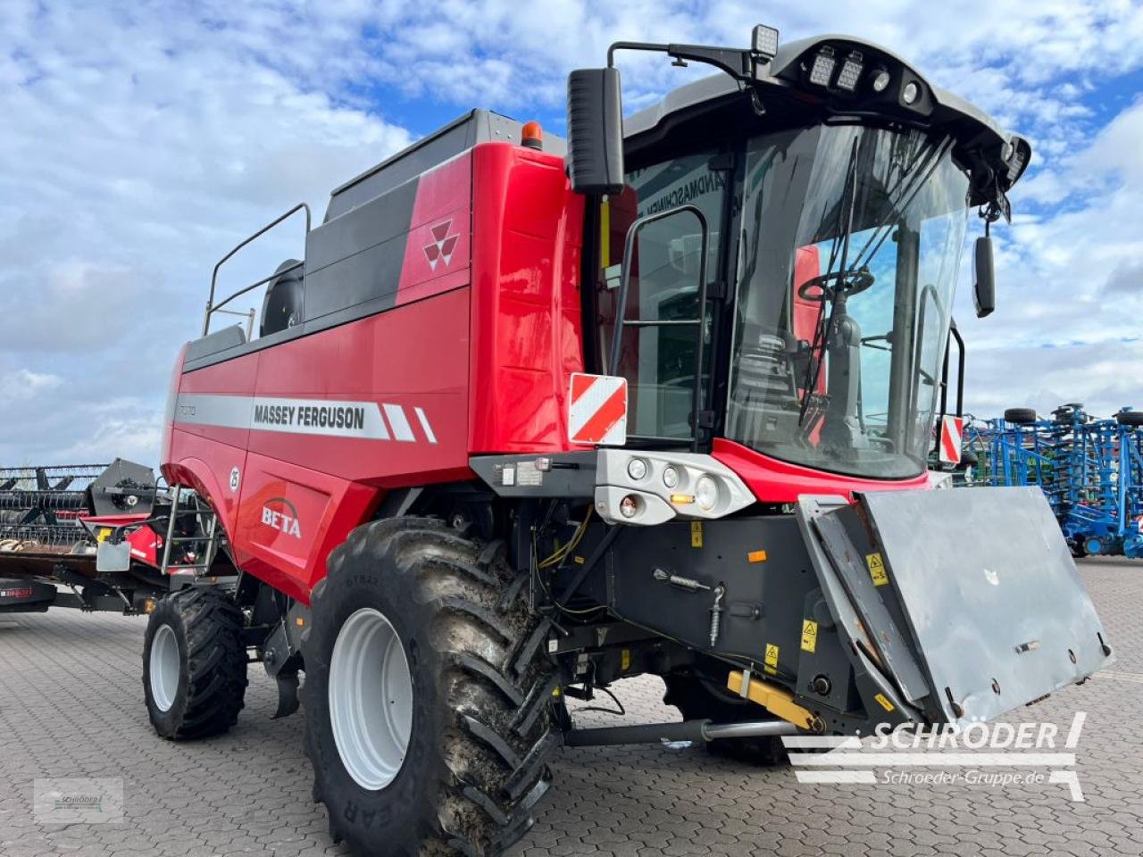Mähdrescher Türe ait Massey Ferguson BETA 7370 + SCHNEIDWERK 6,80M, Gebrauchtmaschine içinde Leizen (resim 16)