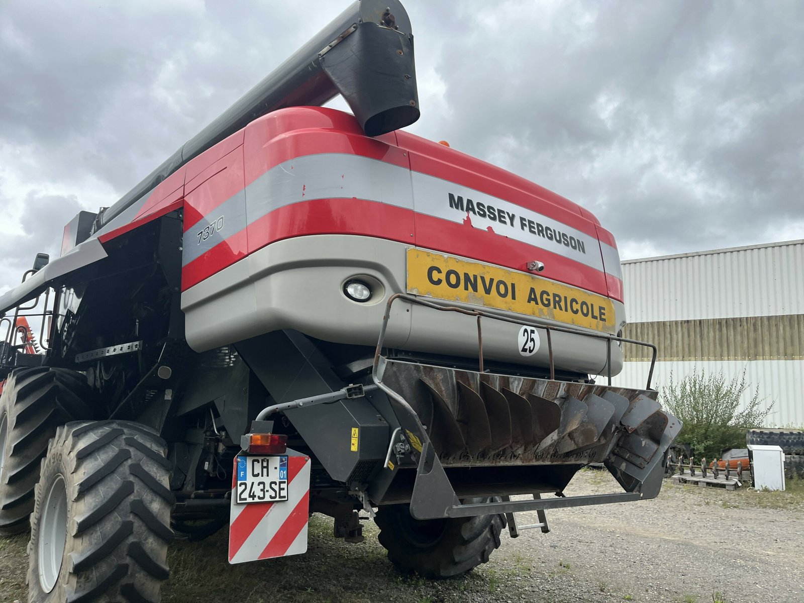 Mähdrescher typu Massey Ferguson BETA 7370, Gebrauchtmaschine v PONTIVY (Obrázek 3)