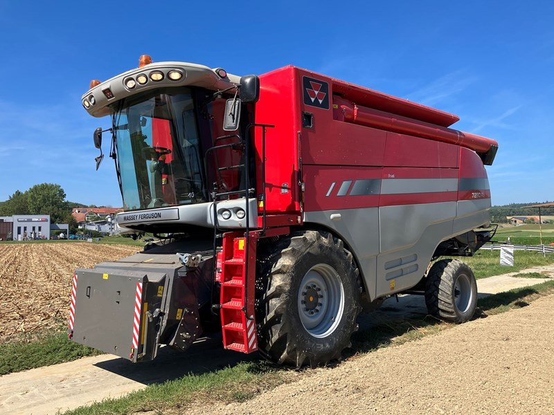 Mähdrescher des Typs Massey Ferguson Centora 7380 AL, Gebrauchtmaschine in Schaffhausen (Bild 1)