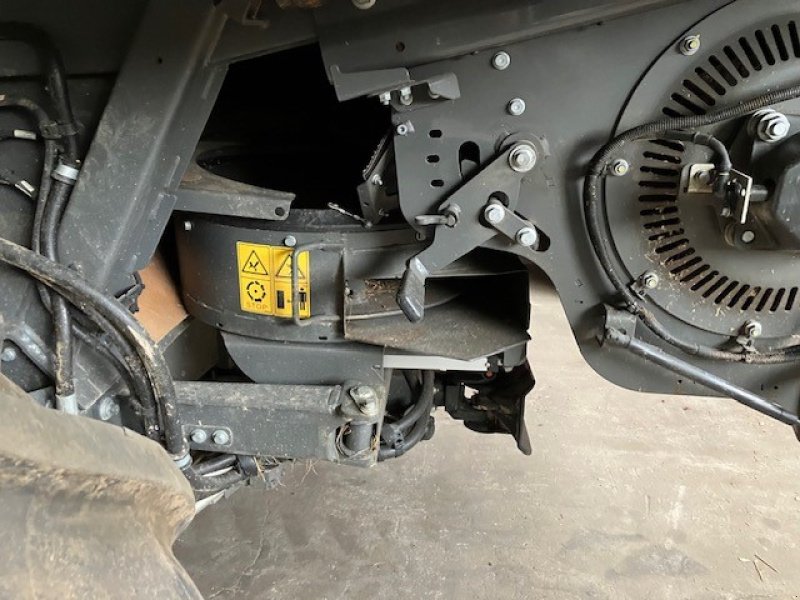 Mähdrescher typu Massey Ferguson IDEAL 7 PL, Gebrauchtmaschine w BRAS SUR MEUSE (Zdjęcie 4)