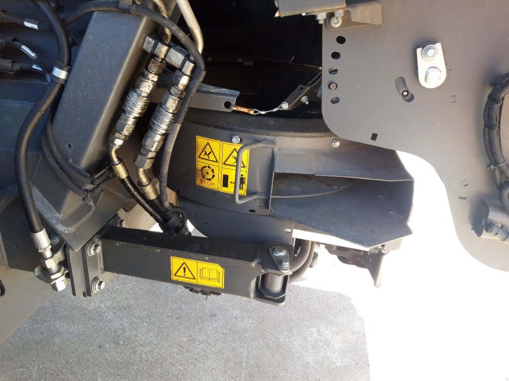 Mähdrescher of the type Massey Ferguson IDEAL 8 PL, Gebrauchtmaschine in CHEVILLON  (MAIZEROY) (Picture 8)