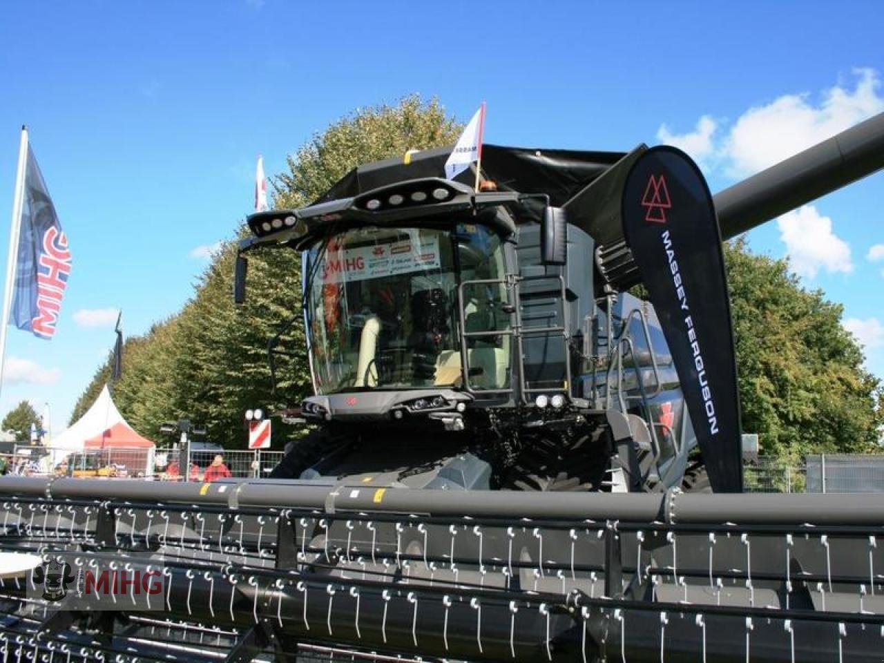 Mähdrescher του τύπου Massey Ferguson IDEAL 8T, Neumaschine σε Dummerstorf OT Petschow (Φωτογραφία 2)