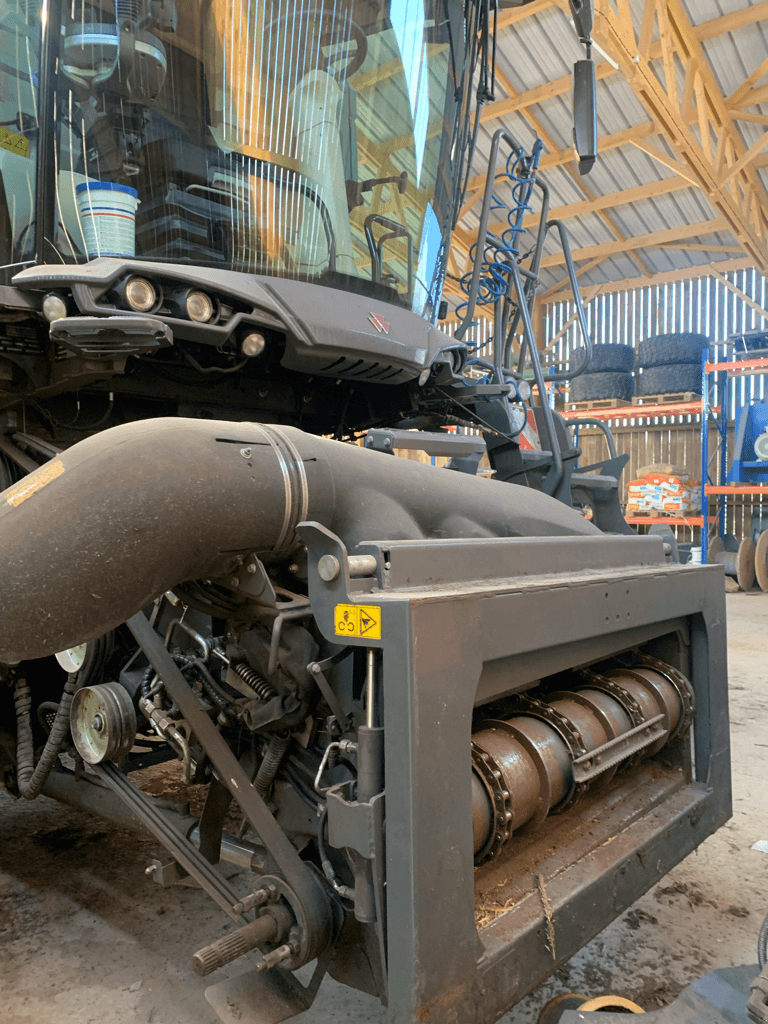 Mähdrescher del tipo Massey Ferguson IDEAL, Gebrauchtmaschine en TREMEUR (Imagen 4)
