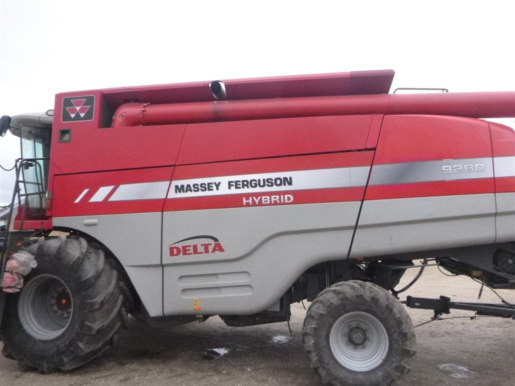 Mähdrescher Türe ait Massey Ferguson KØBES: ACTIVA, BETA, CENTORA, DELTA, Gebrauchtmaschine içinde Skive (resim 15)