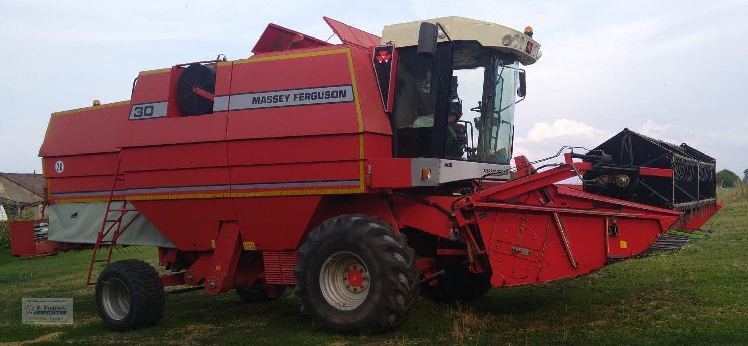 Mähdrescher Türe ait Massey Ferguson MF 30, Gebrauchtmaschine içinde Weiltingen (resim 1)