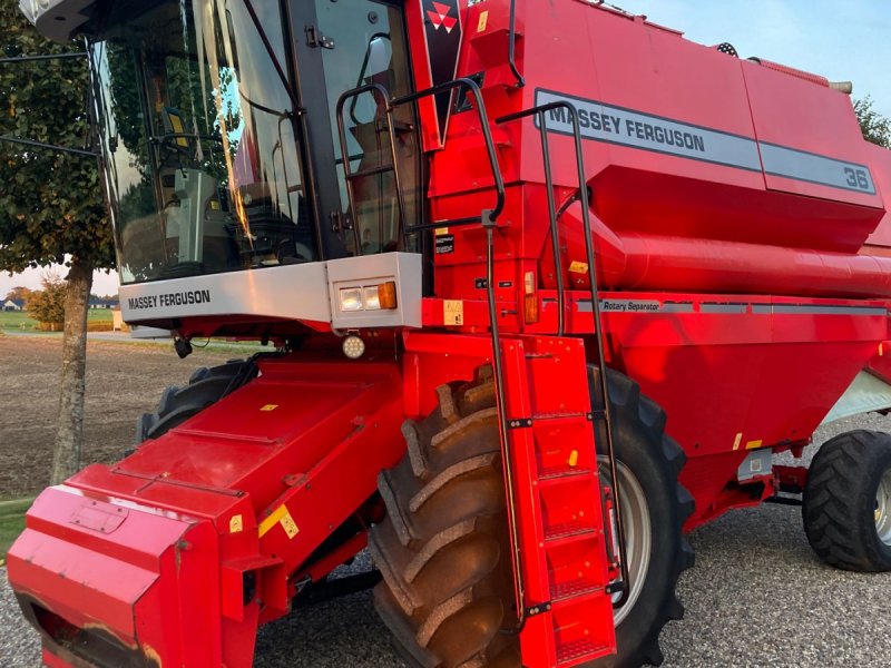 Mähdrescher типа Massey Ferguson MF 36 RS DV II Med 18 fods Powerflow skærebord, Gebrauchtmaschine в Vejle (Фотография 1)