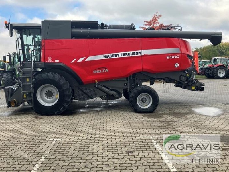 Mähdrescher of the type Massey Ferguson MF 9380 DELTA, Gebrauchtmaschine in Calbe / Saale (Picture 2)
