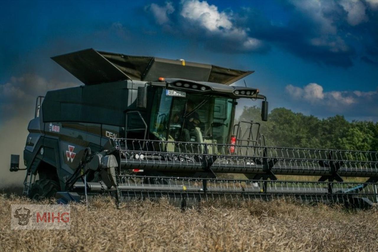 Mähdrescher van het type Massey Ferguson MF IDEAL 7, Neumaschine in Dummerstorf OT Petschow (Foto 1)