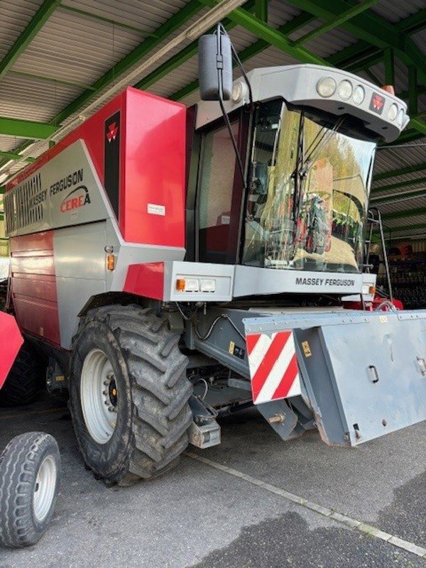 Mähdrescher del tipo Massey Ferguson Sonstiges, Gebrauchtmaschine In Schaffhausen (Immagine 2)
