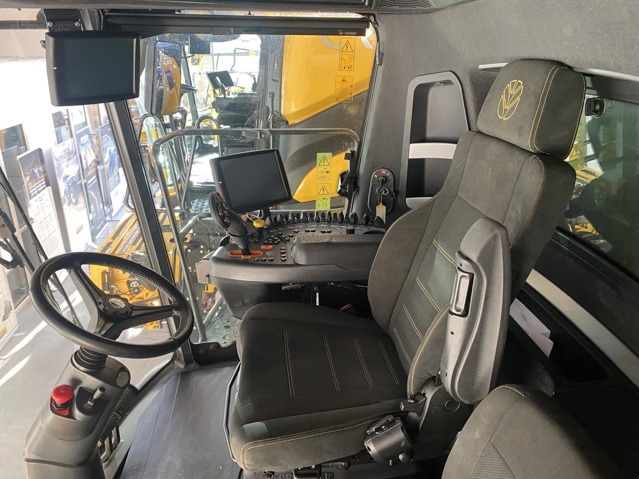 Mähdrescher Türe ait New Holland 10.90 ST5 EU 14,5, Gebrauchtmaschine içinde Maribo (resim 10)