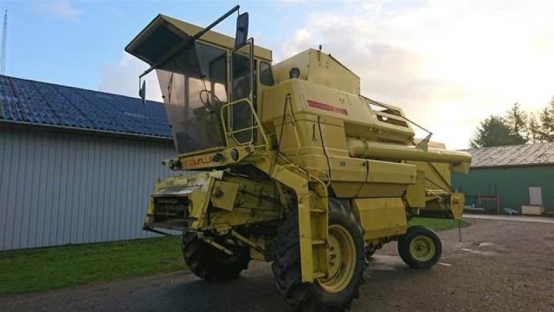 Mähdrescher des Typs New Holland 1550, Gebrauchtmaschine in Hemmet (Bild 2)