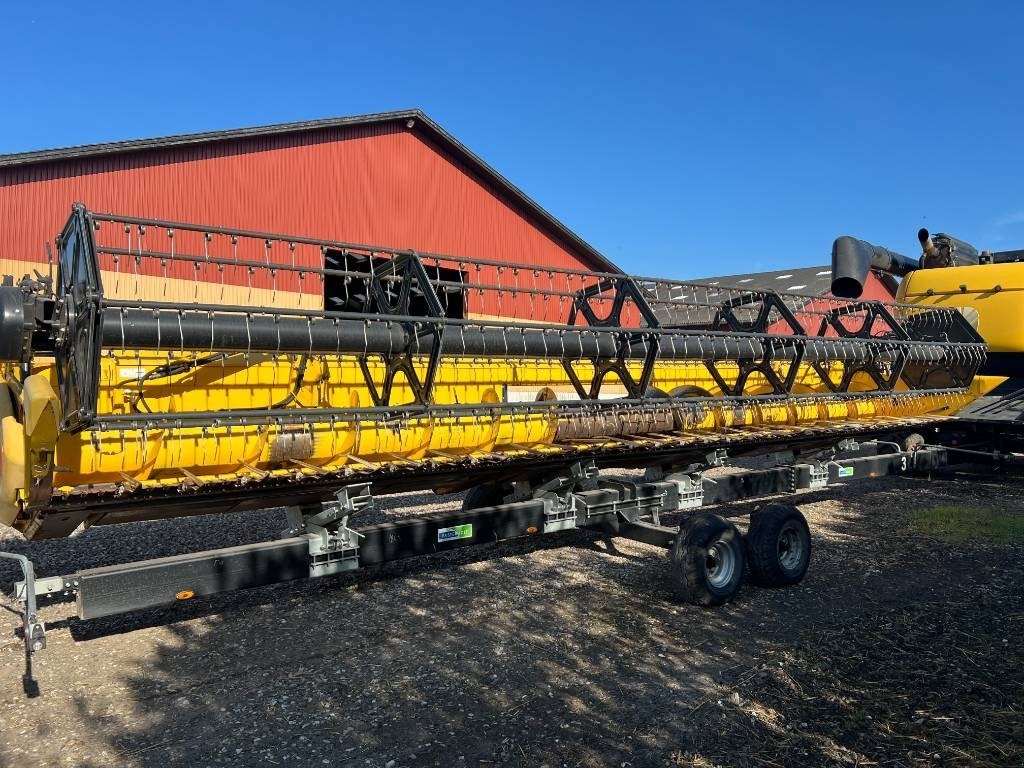 Mähdrescher des Typs New Holland 8.85, Gebrauchtmaschine in Mern (Bild 4)