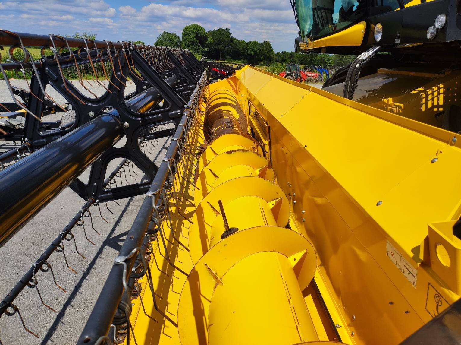 Mähdrescher of the type New Holland CH 7.70 LATERALE, Gebrauchtmaschine in Le Horps (Picture 10)