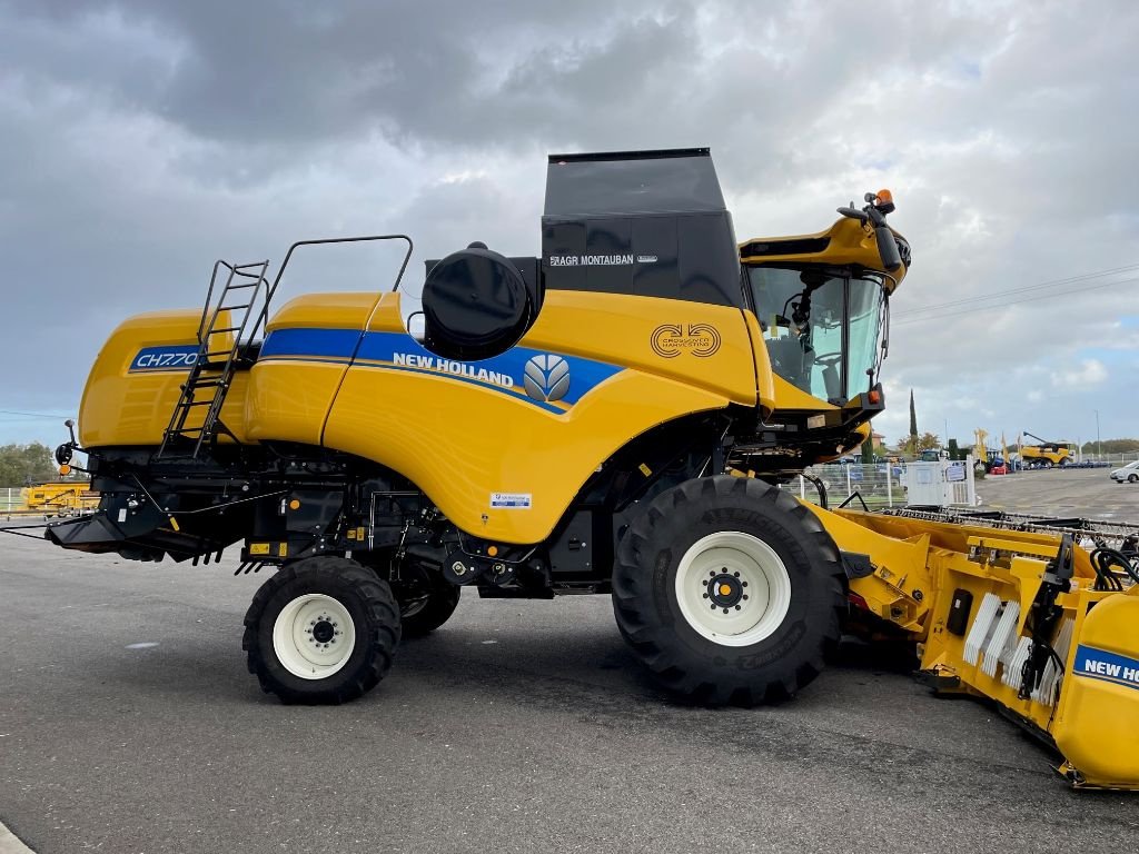 Mähdrescher Türe ait New Holland CH 7.70 LATERALE, Gebrauchtmaschine içinde Montauban (resim 5)