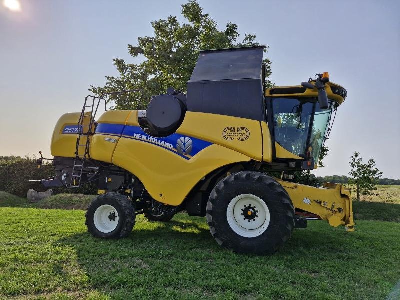 Mähdrescher typu New Holland CH7.70 LATERALE, Gebrauchtmaschine v BRAY en Val (Obrázek 7)