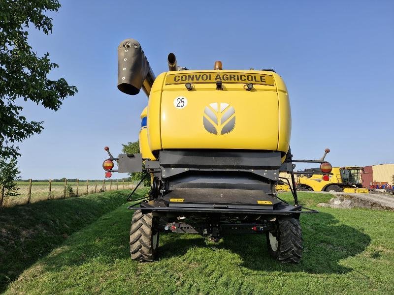 Mähdrescher typu New Holland CH7.70 LATERALE, Gebrauchtmaschine v BRAY en Val (Obrázek 4)