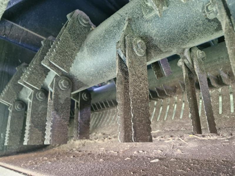 Mähdrescher typu New Holland CH7.70 LATERALE, Gebrauchtmaschine v BRAY en Val (Obrázek 10)