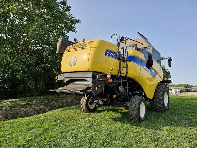 Mähdrescher typu New Holland CH7.70 LATERALE, Gebrauchtmaschine v BRAY en Val (Obrázek 5)