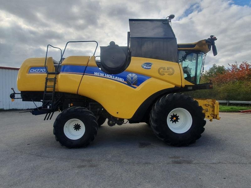 Mähdrescher tip New Holland CH7.70, Gebrauchtmaschine in BRAY en Val (Poză 5)