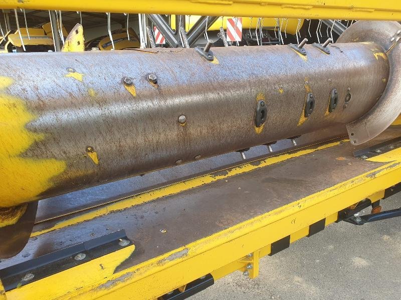 Mähdrescher tip New Holland CH7.70, Gebrauchtmaschine in BRAY en Val (Poză 9)