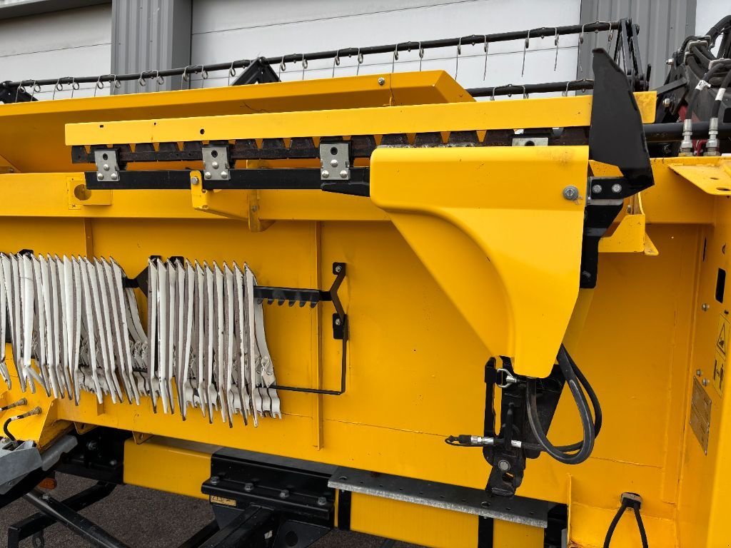 Mähdrescher of the type New Holland CH7.70, Gebrauchtmaschine in VERT TOULON (Picture 11)